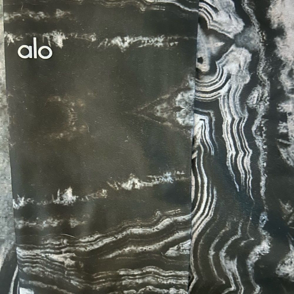 Alo Black and White Patterned Leggings